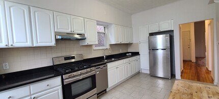 313 18th St in Union City, NJ - Building Photo - Building Photo