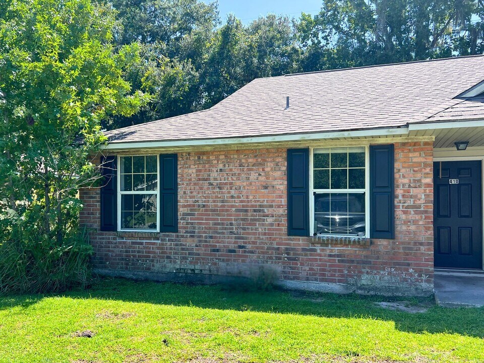 410 Admiral's Walk Dr in St. Marys, GA - Building Photo