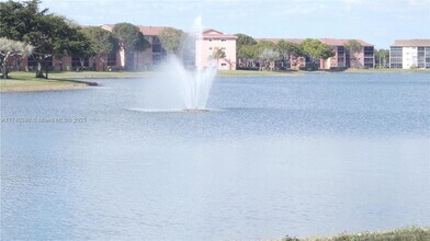 13705 SW 12th St in Pembroke Pines, FL - Foto de edificio - Building Photo