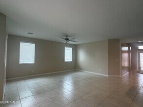 141 Sarah Trl in Sunland Park, NM - Foto de edificio - Building Photo