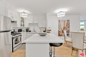 9950 Durant Dr in Beverly Hills, CA - Building Photo - Building Photo