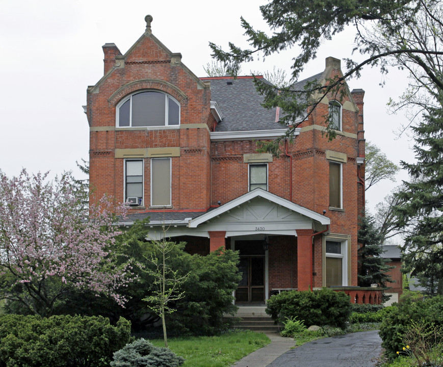 3430 Brookline Ave in Cincinnati, OH - Foto de edificio