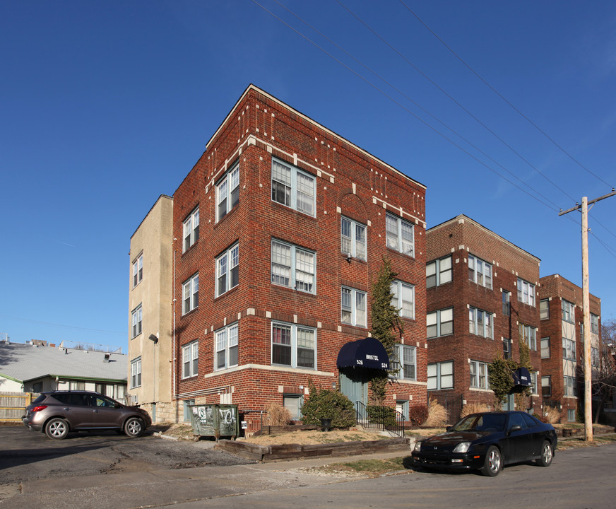 524-526 W 39th Ter in Kansas City, MO - Building Photo