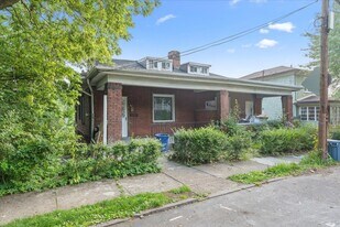 5556-5558 Pocusset St in Pittsburgh, PA - Building Photo