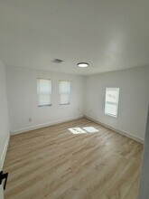 8230 Woodward St in Houston, TX - Building Photo - Building Photo