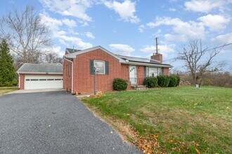 388 Pleasant View Rd in Hummelstown, PA - Building Photo - Building Photo