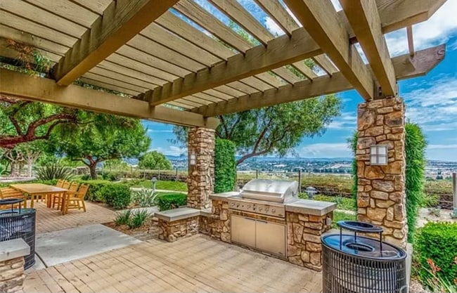 16 Compass in Aliso Viejo, CA - Building Photo - Building Photo