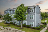 Crossings at Hillcroft in Houston, TX - Building Photo - Building Photo