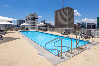 1201 Canal Apartments in New Orleans, LA - Foto de edificio - Building Photo