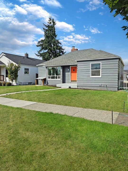 2909 N 11th St in Tacoma, WA - Building Photo