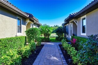 8110 Calle Canovas St, Unit 11-307 in Naples, FL - Building Photo - Building Photo