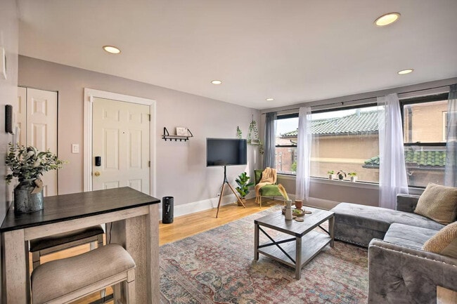 property at 7423 N Sheridan Rd