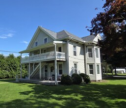 214 E Pine St, Unit 214 in Selinsgrove, PA - Building Photo - Building Photo