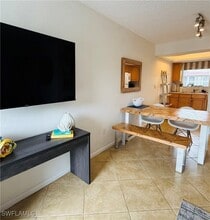 3250 10th St N in Naples, FL - Building Photo - Building Photo