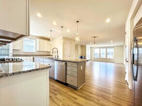 4091 Elizabeth Reed Wy in Lake Ridge, VA - Building Photo - Building Photo