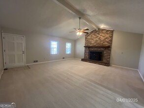 1002 Jodeco Rd in Stockbridge, GA - Foto de edificio - Building Photo
