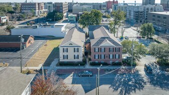 Courtyard Apartments
