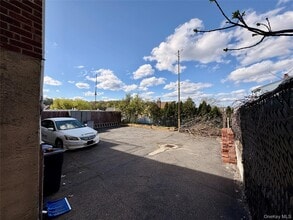 17 Dalton Rd in Yonkers, NY - Building Photo - Building Photo