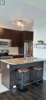 339 Rathburn Rd W in Mississauga, ON - Building Photo