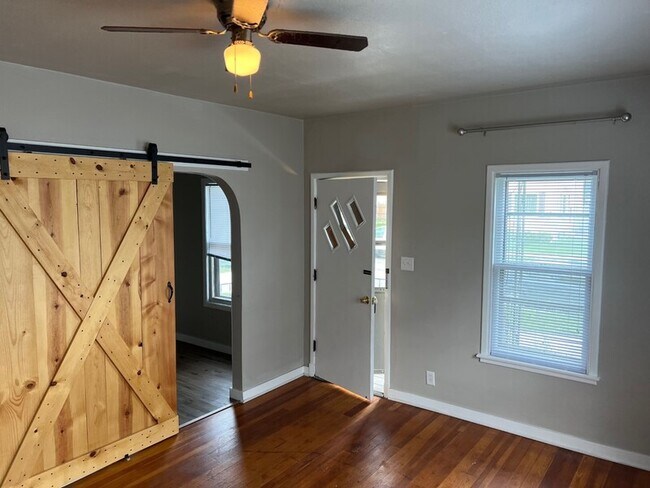 2012 Madison St photo'