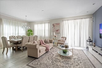 4825 Romeo Cir in Kissimmee, FL - Building Photo - Building Photo