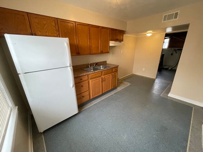 343 Hemlock Dr in Carnot-Moon, PA - Building Photo - Building Photo