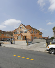 831 S Normandie Ave in Los Angeles, CA - Building Photo - Building Photo