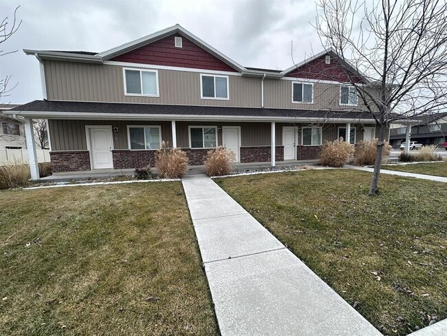 property at 465 N 2650 W