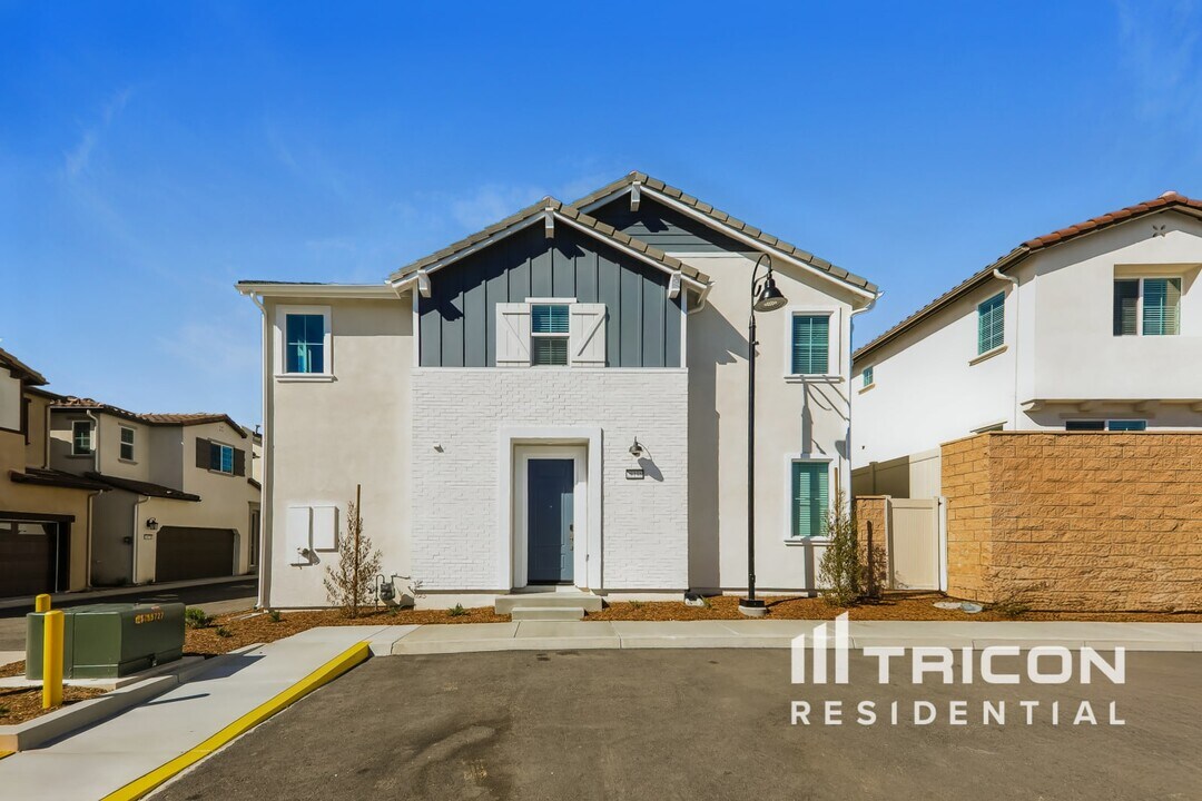 28186 Dwight Dr in Menifee, CA - Building Photo