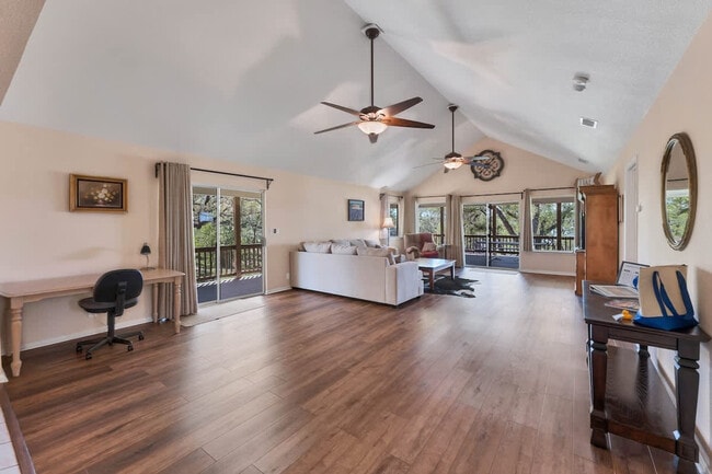 2388 Lakeshore Dr in Canyon Lake, TX - Building Photo - Building Photo