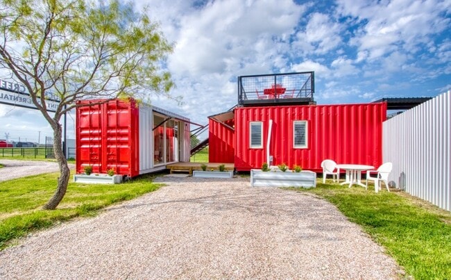 6449 S Interstate 35 in Gainesville, TX - Building Photo - Building Photo