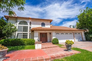 5627 Middle Crest Dr in Agoura Hills, CA - Building Photo