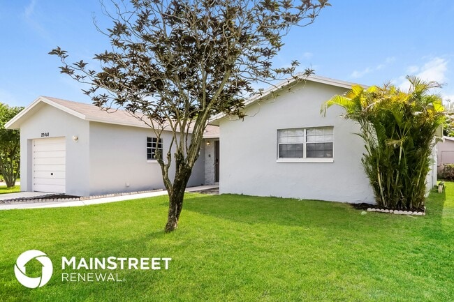 22458 SW 56th Ave in Boca Raton, FL - Foto de edificio - Building Photo