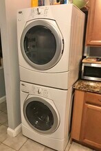 1305 Euclid St NW, Unit Apartment in Washington, DC - Foto de edificio - Building Photo