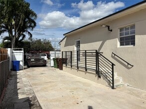 30 E 44th St in Hialeah, FL - Building Photo - Building Photo