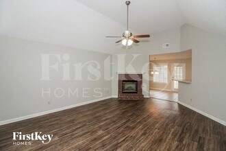 6935 Naples Dr in Cordova, TN - Foto de edificio - Building Photo