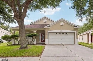 7926 Terrace Ridge Dr in Tampa, FL - Building Photo