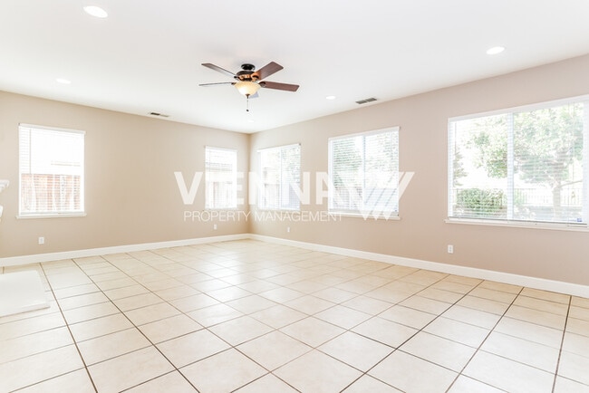 836 Spotted Pony Ln in Rocklin, CA - Building Photo - Building Photo