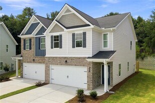 387 Lanier Cir in Woodstock, GA - Building Photo