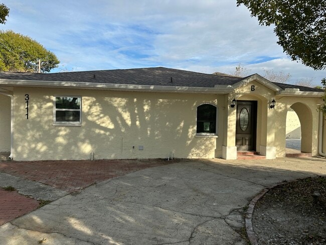 property at 3111 W Spruce St