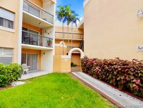 6272 NW 186th St-Unit -114 in Hialeah, FL - Building Photo - Building Photo