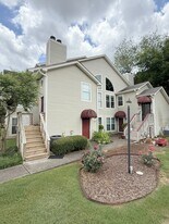 1002 Stones Throw Dr NW in Huntsville, AL - Building Photo