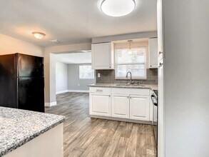 7113 Abigail Dr in Port Richey, FL - Building Photo - Building Photo