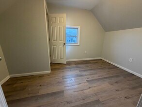 223 Cator Ave, Unit 3 in Jersey City, NJ - Building Photo - Building Photo