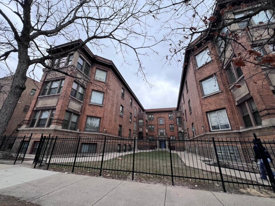 3538 W Jackson Blvd in Chicago, IL - Building Photo