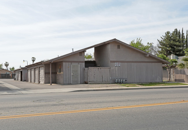 1207-1233 Malio Dr in Clovis, CA - Building Photo - Building Photo