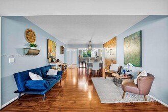 6049 Balboa Cir, Unit 302 in Boca Raton, FL - Building Photo - Building Photo