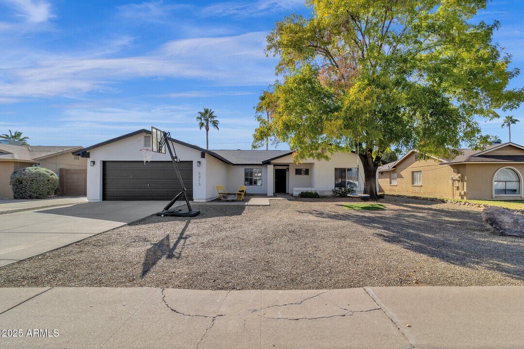 5313 E Janice Wy in Scottsdale, AZ - Building Photo