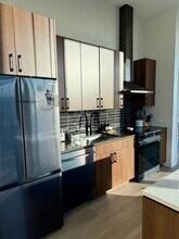 1101 W Van Buren St in Chicago, IL - Building Photo - Building Photo