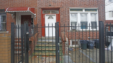 442 Milford St in Brooklyn, NY - Building Photo - Building Photo